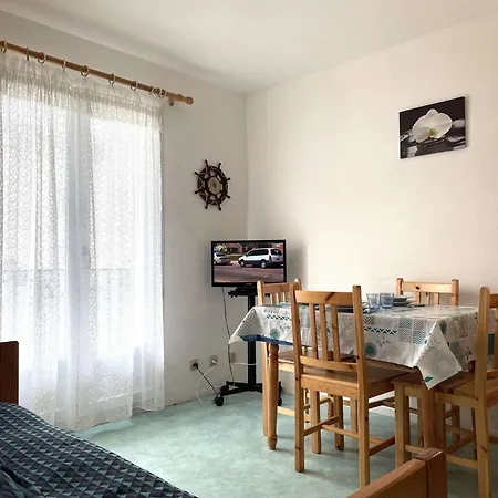 Sg040-039 2 Pieces 3 Couchages Gilles Croix De Vie