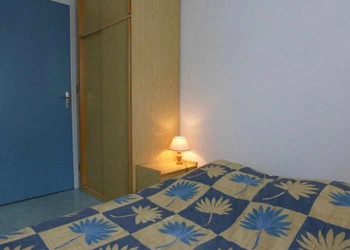 Sg040-039 2 Pieces 3 Couchages Gilles Croix De Vie